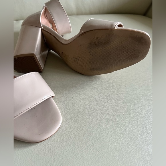 Topshop Patent Leather Cream Sandal Size 38 - Picture 3 of 5